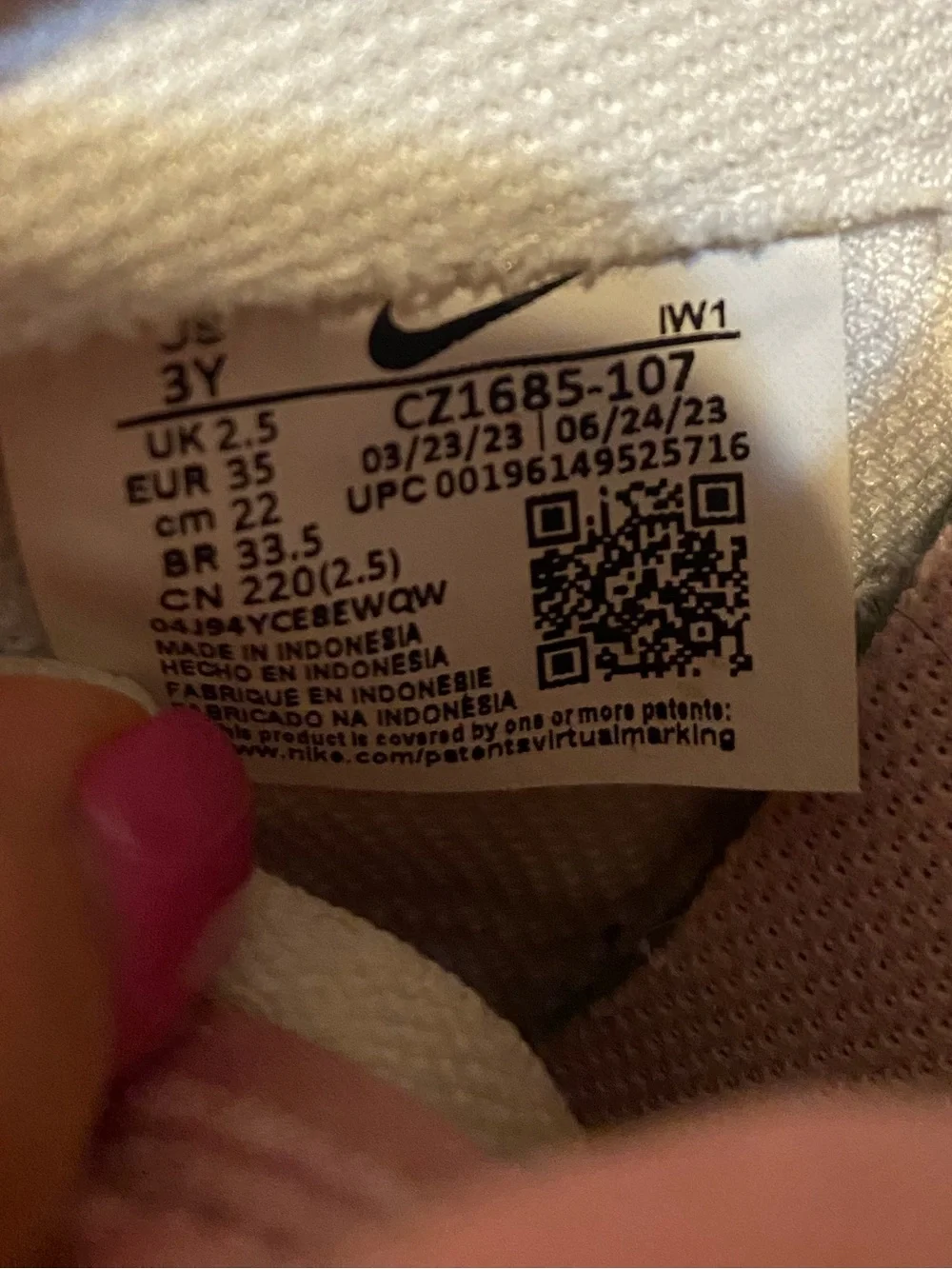 {Nike} Air Force 1 Low White Pink Foam ~ Size 3Y / EUR 35